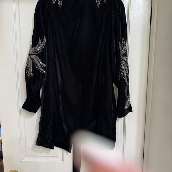 Beautiful DoDo Bar Or Black Velvet Jacket with Embroidered Beads & Sequins sz M - Picture 3 of 6